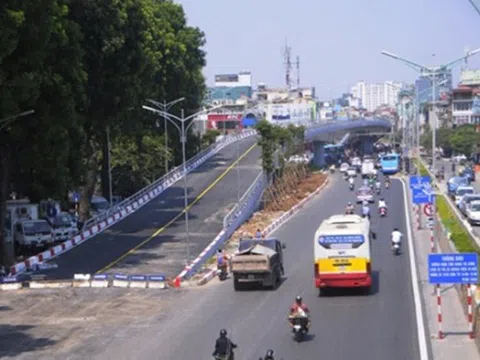 Cầu vượt hơn 300 tỷ ở Hà Nội trước ngày thông xe